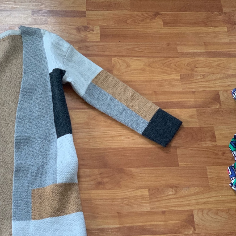 Sweater with pockets